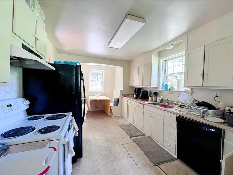 505 Valley Rd — Photo 10
