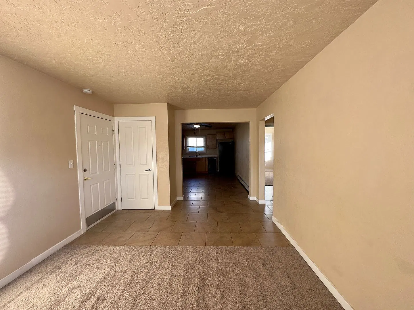 Blaine Avenue Apartments — Photo 4