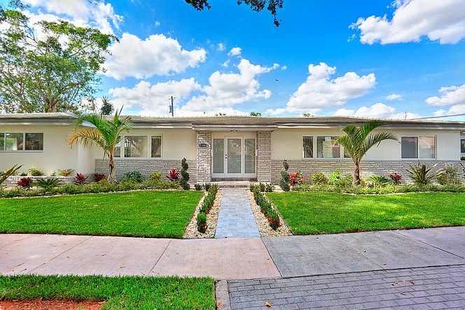 1st image of 5300 Orduna Dr