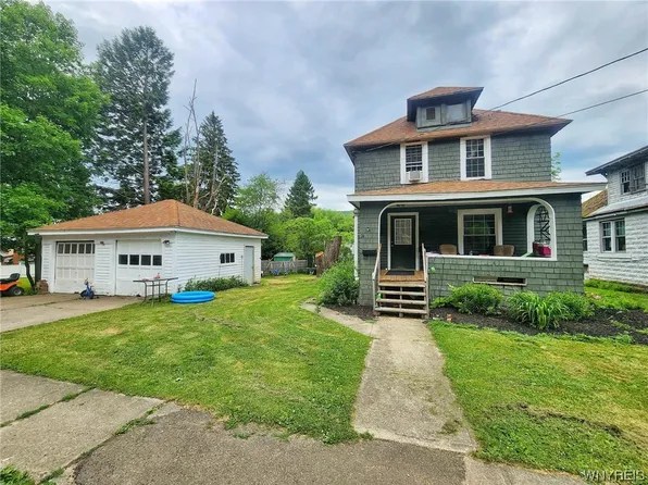 24 Oakland Ave, Salamanca, NY 14779