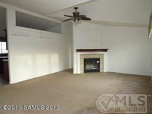 022-192690 - family room