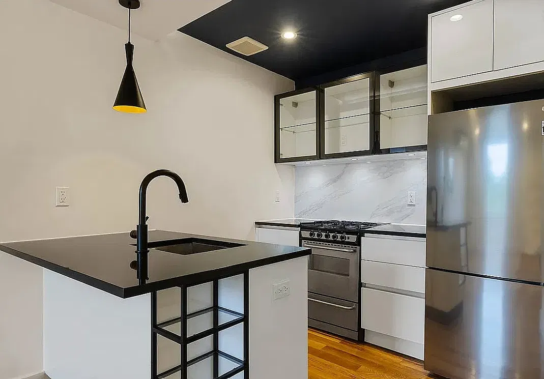 10 Lexington Avenue — Photo 3