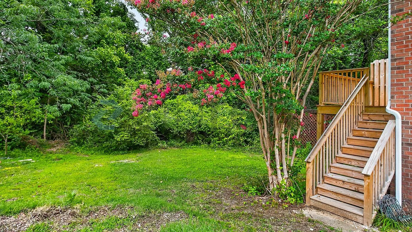2 bed, 1.5 bath, 1020 sqft, $1,450 — Photo 4