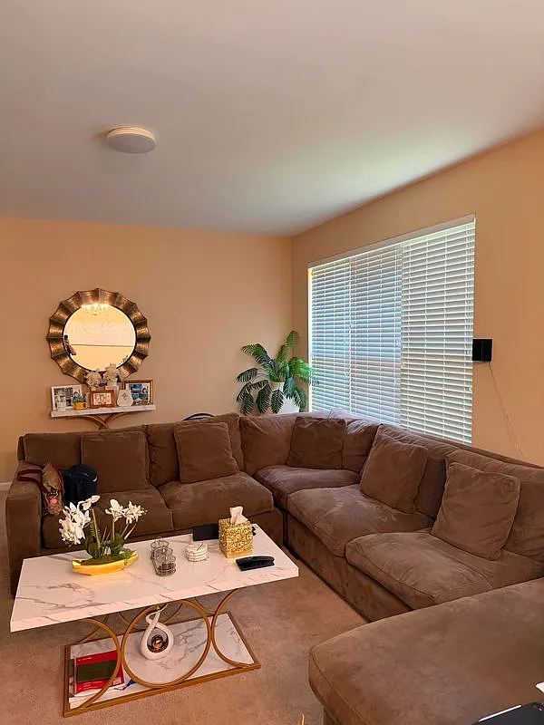 3 bed, 3.5 bath, 2389 sqft, $3,000 — Photo 1
