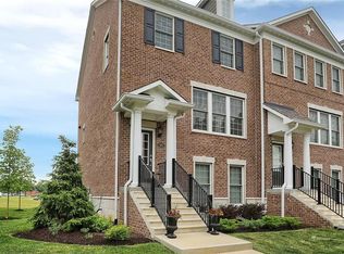 1976 Rhettsbury St, Carmel, IN 46032