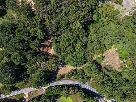 3rd image of June Kemp Rd