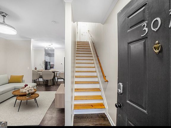 5th image of 1731 Pryor Rd SW Unit 301