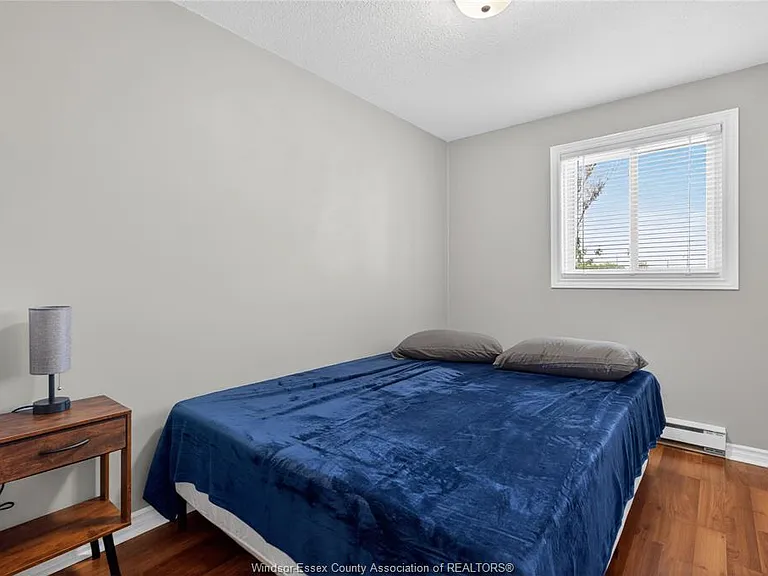 6298 Thornberry Cres — Photo 18