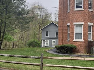 28 High St APT 2, Chester, CT 06412