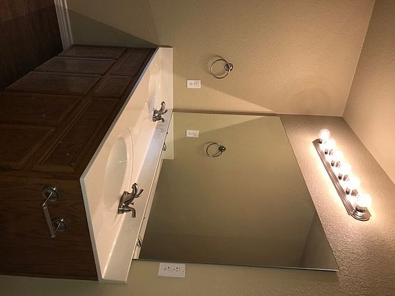 4th image of 406 Study Hall Loop APT B