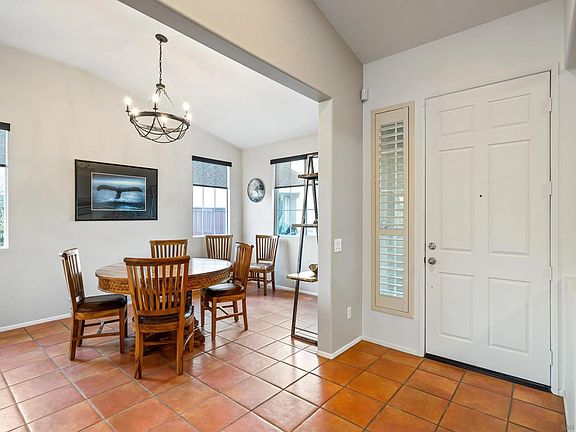 3rd image of 532 Blue Jay Ct