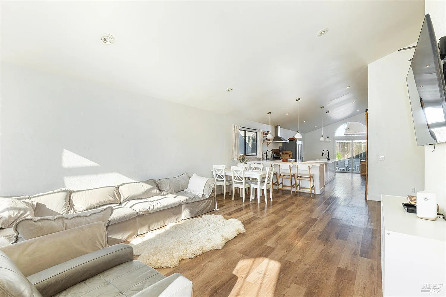 690 Claudius Way - Photo 4