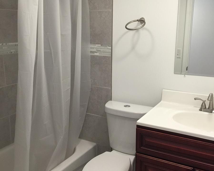 2nd image of 813 S 11th St #2