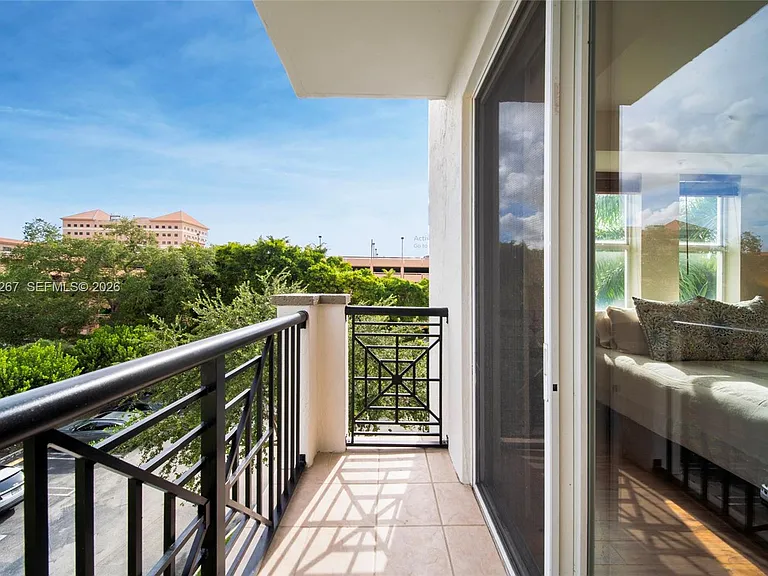 9021 SW 94th St #310 — Photo 32