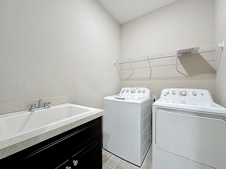 9504 Lovage Ln — Photo 32