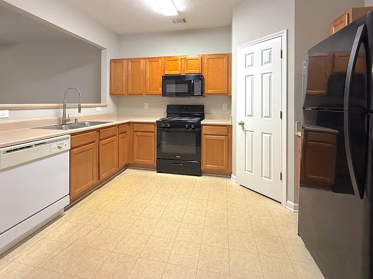 3845 Grovemont Pl — Photo 6