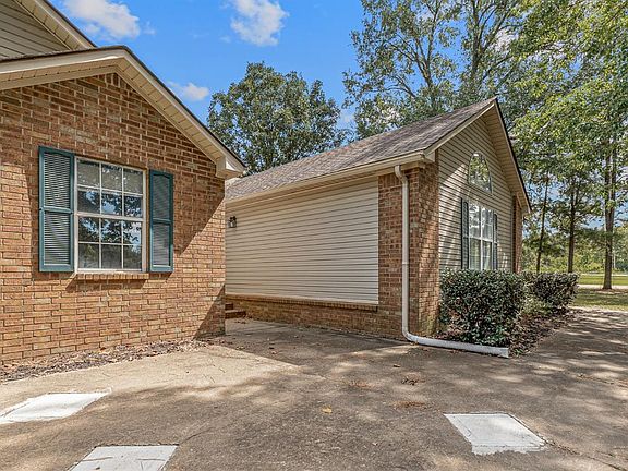 3rd image of 1324 County Road 318