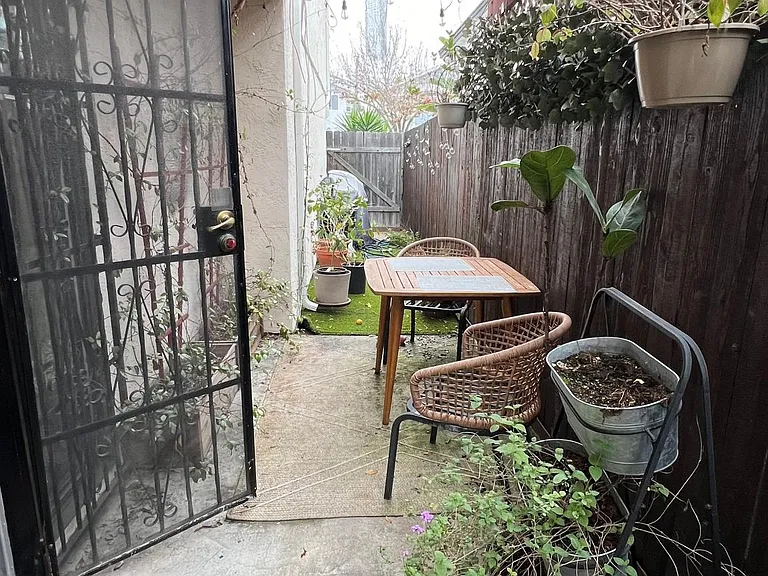 1435 Essex St #1 — Photo 12