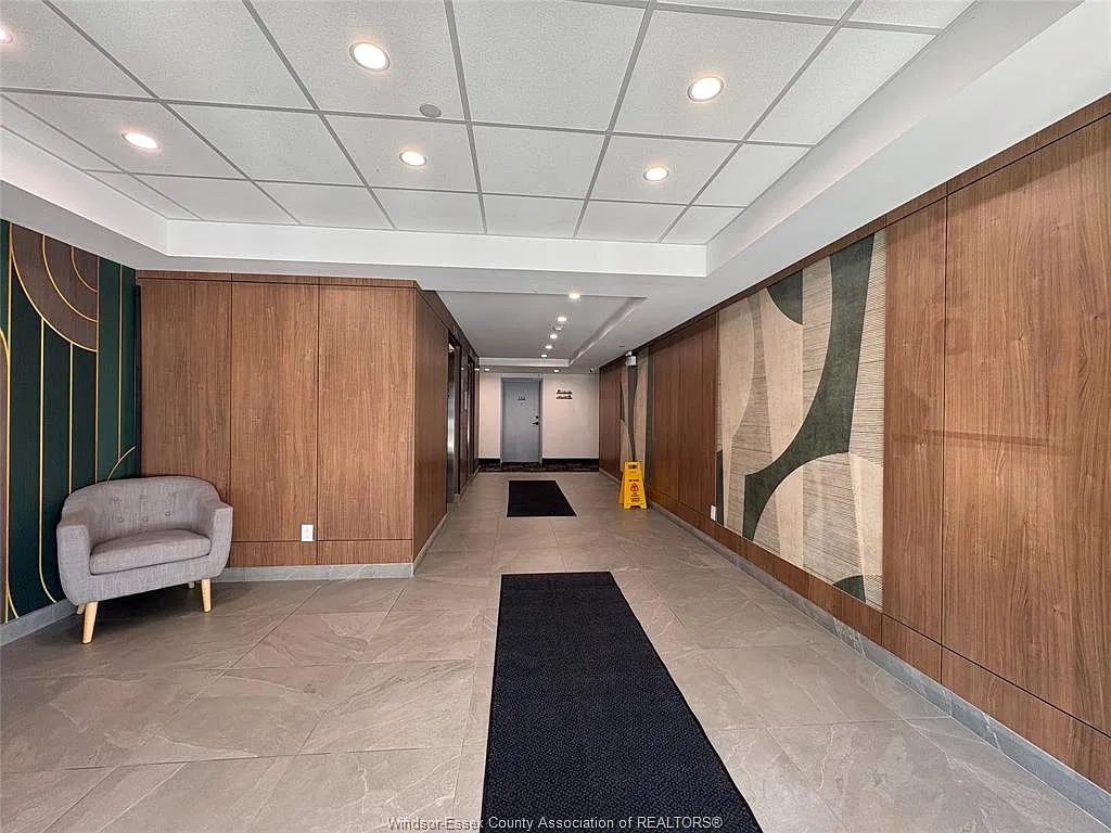 2 bed, 2.0 bath, 1065 sqft, $2,100 — Photo 2