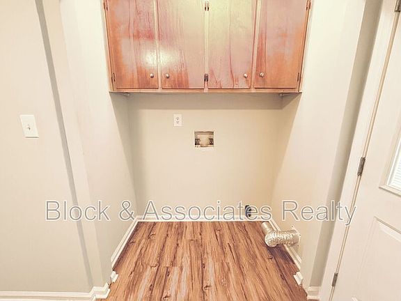 5th image of 308 Reece Ave #E