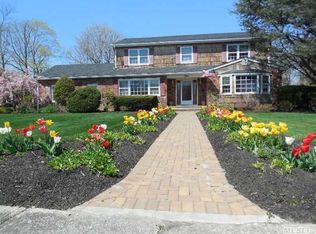 3 Kaywood Ct, Bayport, NY 11705
