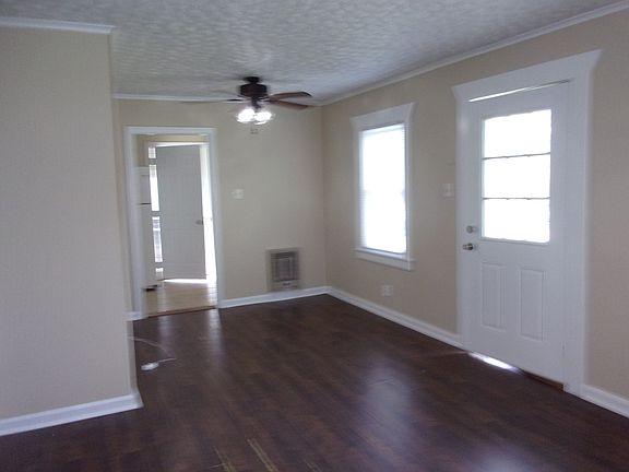 3rd image of 1004 Lincoln St