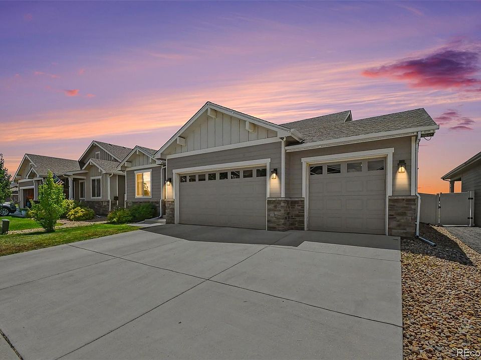 1st image of 1833 Castle Hill Drive