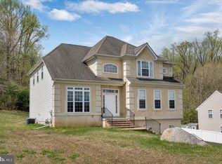 3 Millridge Dr, Aston, PA 19014