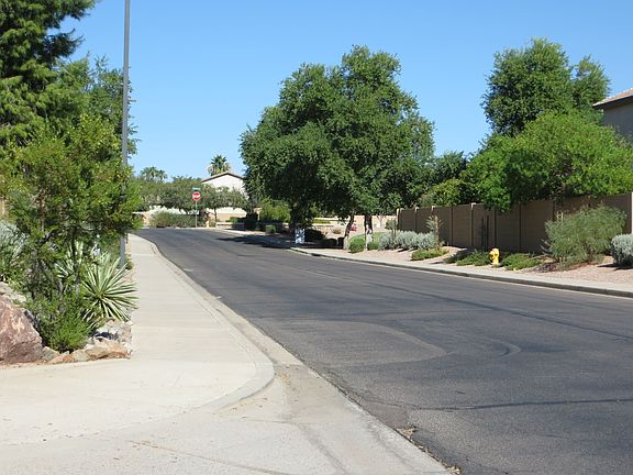4th image of 1726 E Sierra Madre Ave