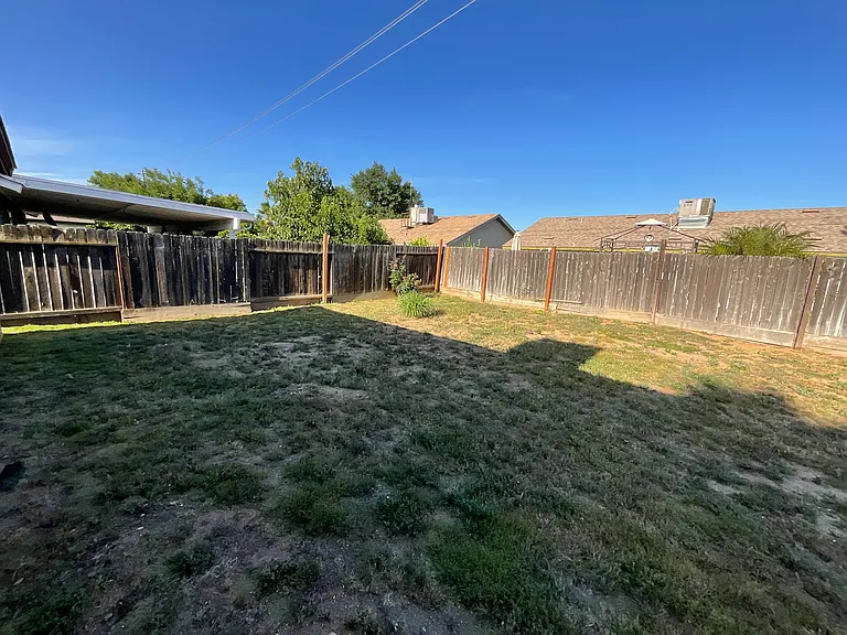 1388 Barcelona Way — Photo 24