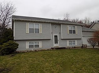2121 Fox Hill Ln, Ottawa, IL 61350