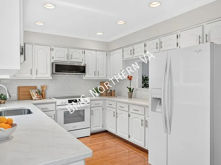 6001 Keble Dr — Photo 29
