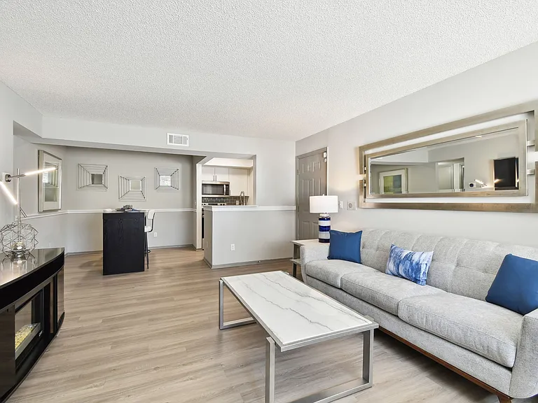 Enclave at Lake Underhill — Photo 11
