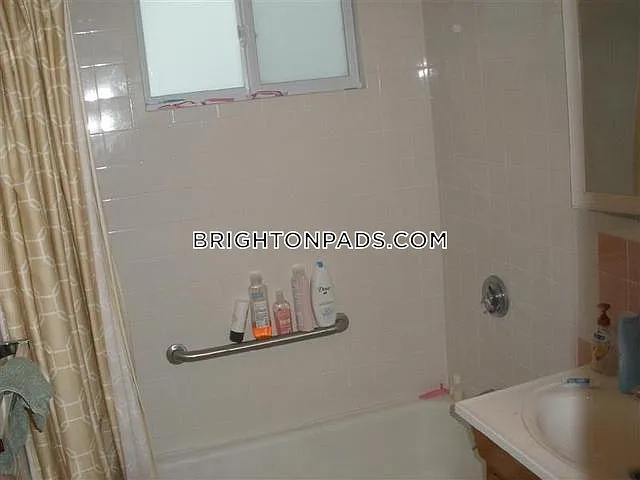 18 Hunnewell Ave #2A — Photo 3
