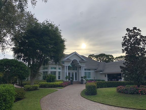 2nd image of 3360 Creekview Dr