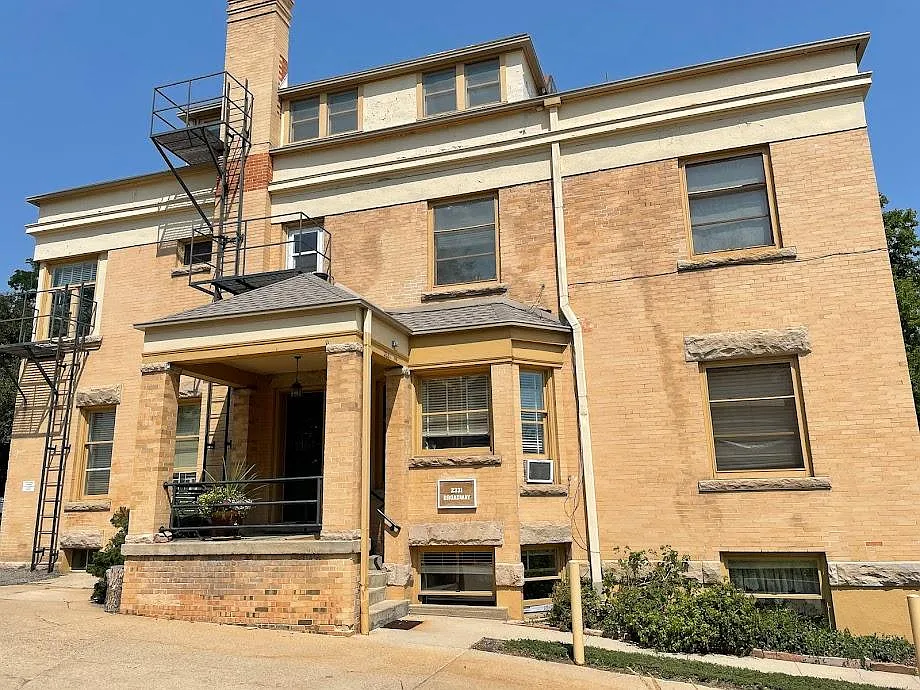 1 bed, 850 sqft, $1,695 — Photo 1