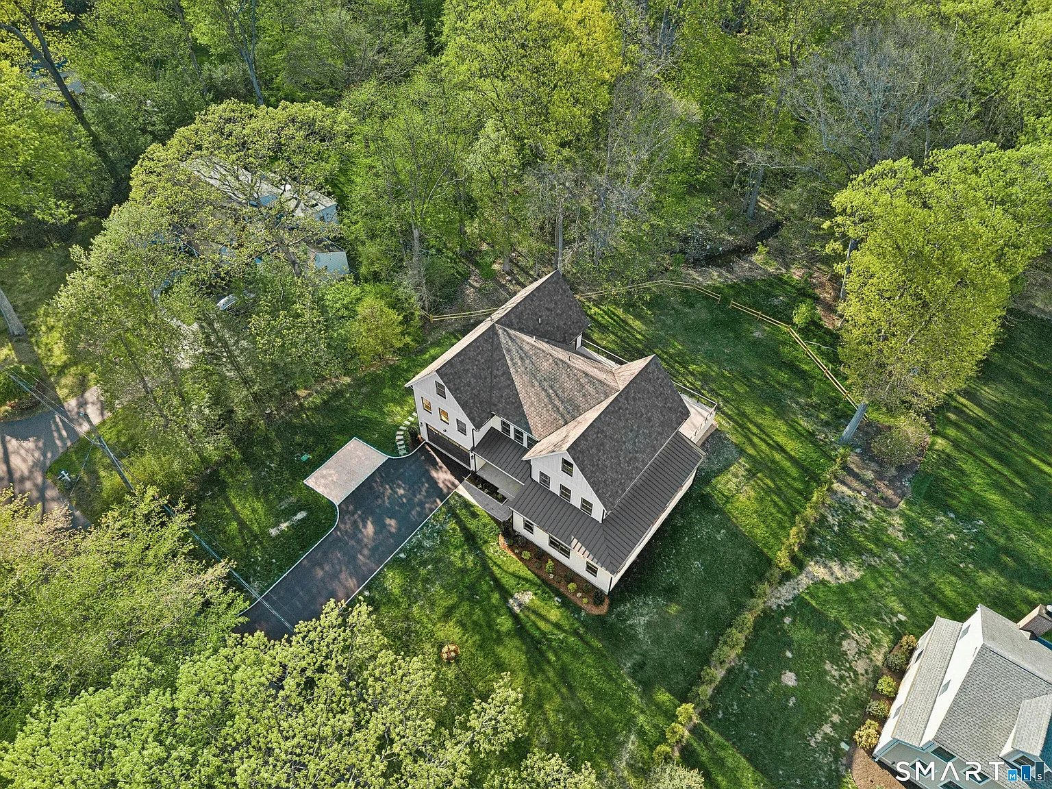 5 bed, 6.5 bath, 6521 sqft, $30,000 — Photo 3