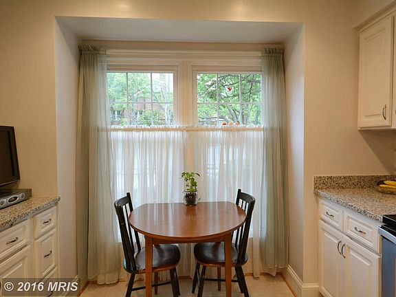 5th image of 6819 Indian Run Ct