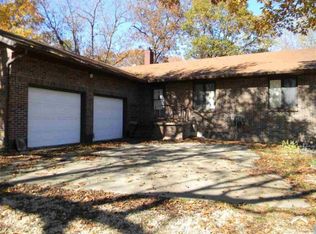 2057 E 1400th Rd, Lawrence, KS 66044