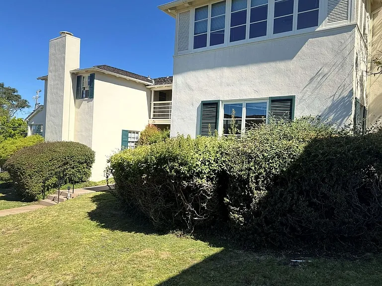1743 Spruce St — Photo 3