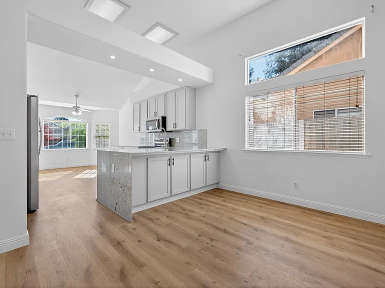 10291 N Whitney Ave — Photo 15