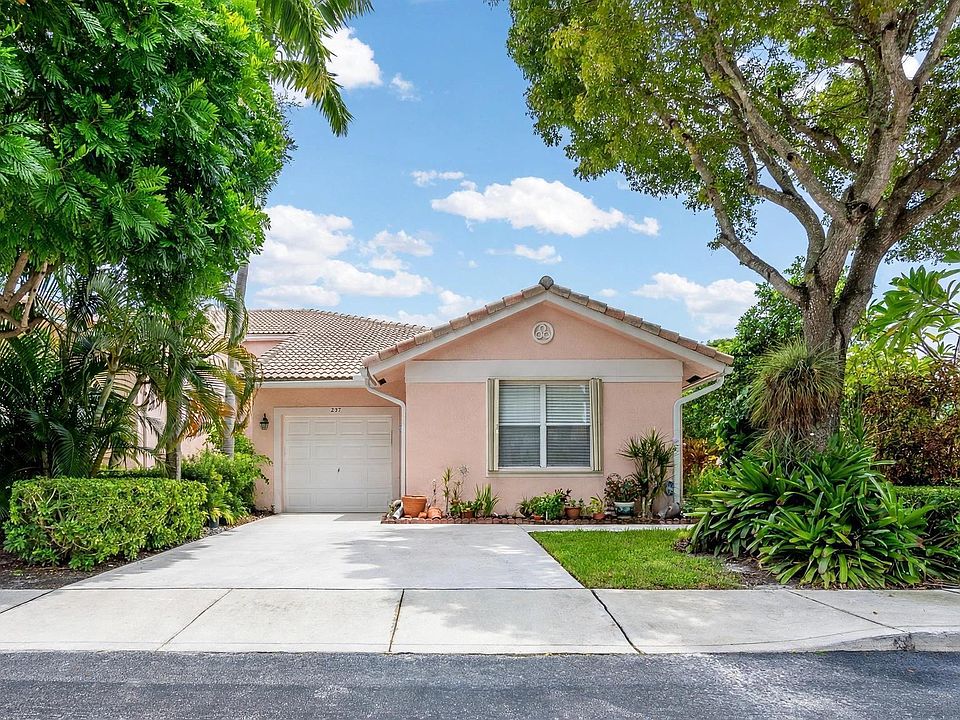 1st image of 237 CORAL TRACE Court