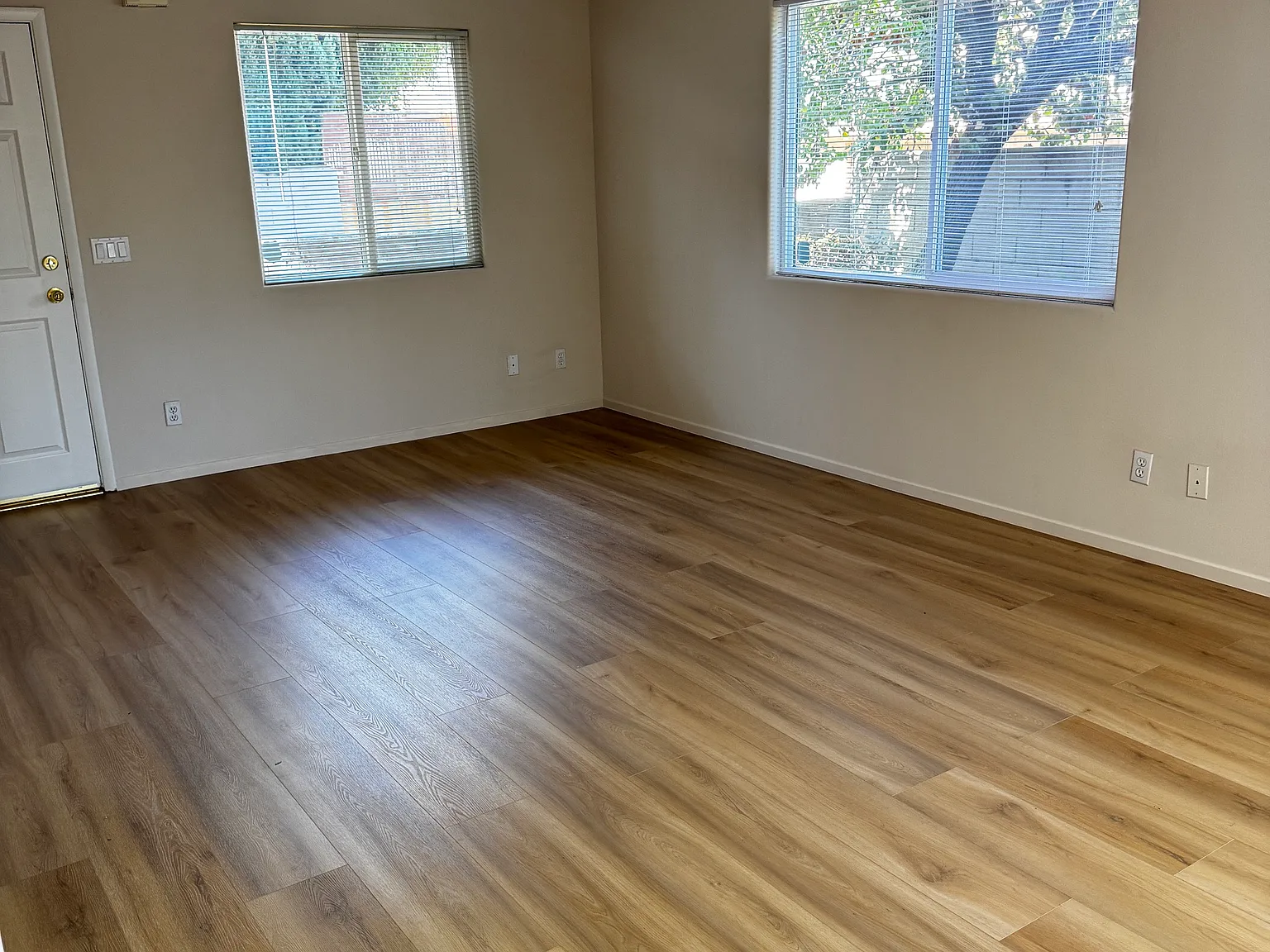 2 bed, 2.5 bath, 1075 sqft, $2,900 — Photo 4