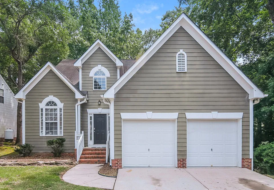 3808 Toyon Dr