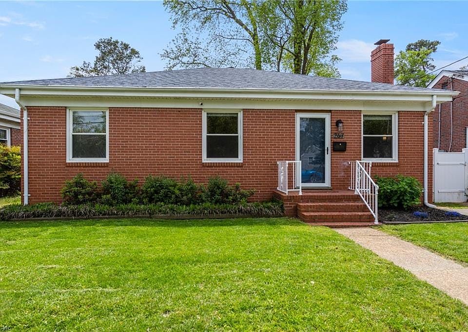 1st image of 267 E Bayview Blvd