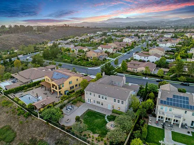 5 bed, 5434 sqft, $8,000 — Photo 3