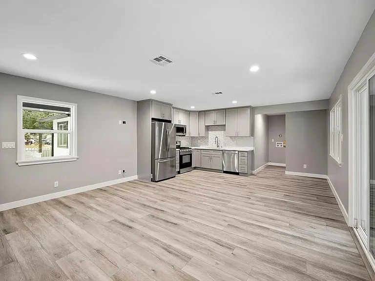 17371 Willard St — Photo 6
