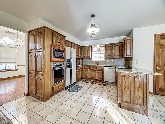 5th image of 4322 Saint Francis Ave