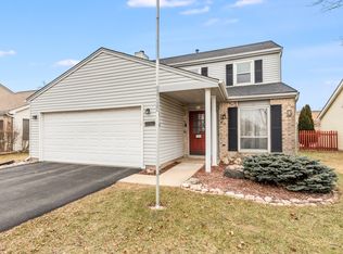 7055 Yorkshire Dr, Woodridge, IL 60517