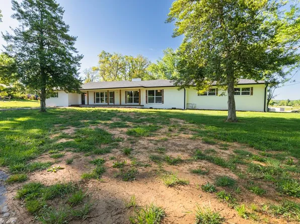 2146 W Broad St, Cookeville, TN 38501